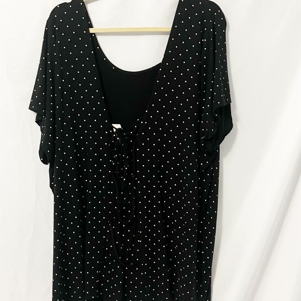 🟢Torrid Polka with Ivory Polka Dot Lace-up Back Short Sleeve Top Size 5 - Picture 5 of 7